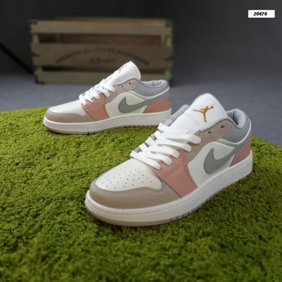 Nike Air Jordan 1 low Білі з бежевим та пудрою, Розмір 36