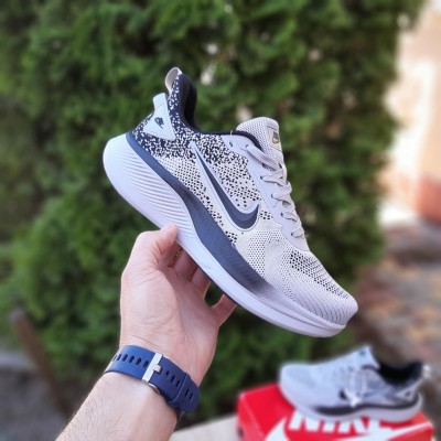 Nike ZOOM світло сірі з чорним, Розмір 38