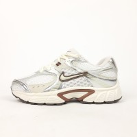Nike V5 RNR білі з сріблом та коричневим, Розмір 36