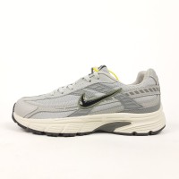 Nike Initiator сірі чорна кома, Розмір 43