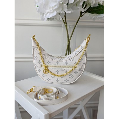Сумка Луї Вітон хобо Louis Vuitton Loop, білий на плечі