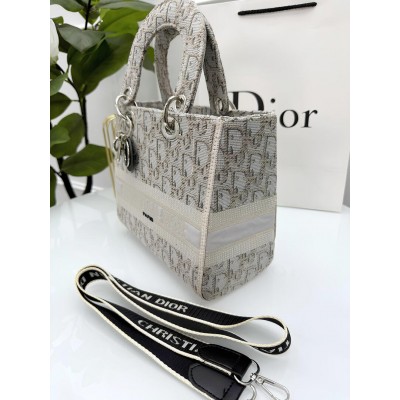 Женская сумка клатч Кристиан Диор молочная с текстильными ручками Dior