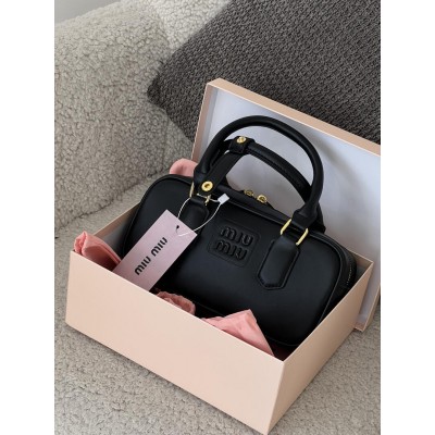 Сумка жіноча Miu Miu Arcadie Leather Bag чорний крос боді Міу Міу Сумка жіноча Miu Miu Arcadie Leather Bag чорний крос боді Міу Міу