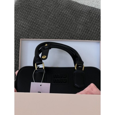 Сумка жіноча Miu Miu Arcadie Leather Bag чорний крос боді Міу Міу