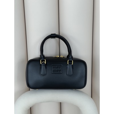Сумка жіноча Miu Miu Arcadie Leather Bag чорний крос боді Міу Міу Medium Сумка жіноча Miu Miu Arcadie Leather Bag чорний крос боді Міу Міу Medium
