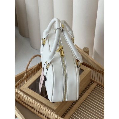 Сумка жіноча Miu Miu Arcadie Leather Bag білий крос боді Міу Міу Medium