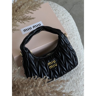 Сумка жіноча Miu Miu Wander Matelassé Nappa Leather чорний хобо Міу Міу Сумка жіноча Miu Miu Wander Matelassé Nappa Leather чорний хобо Міу Міу