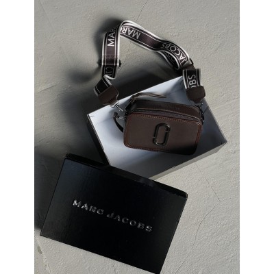 Сумка жіноча Марк Джейкобс крос боді на широкому ремені Marc Jacobs Snapshot шоколадний