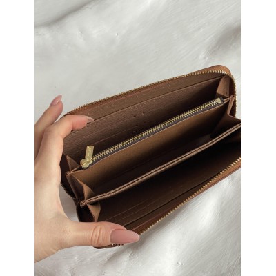 Гаманець Coach Signature Accordion Zip Wallet Коуч жіночий великий молочний