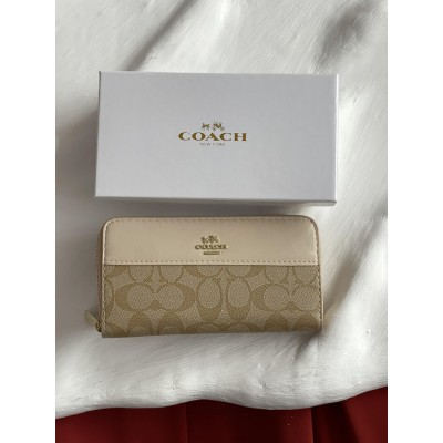 Гаманець Coach Signature Accordion Zip Wallet Коуч жіночий великий молочний