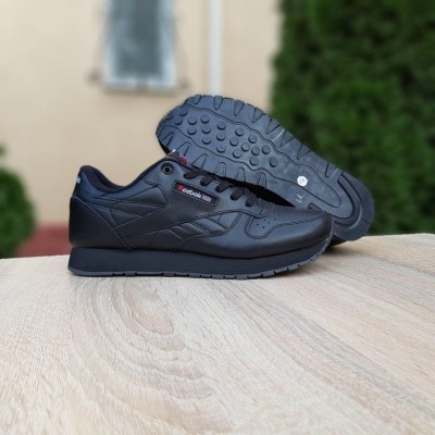 Reebok Classic чорні білий напис, Розмір 41