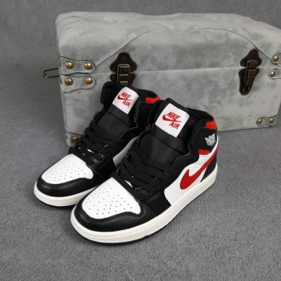 Nike Air Jordan 1 білі з чорним і червоним, Розмір 38
