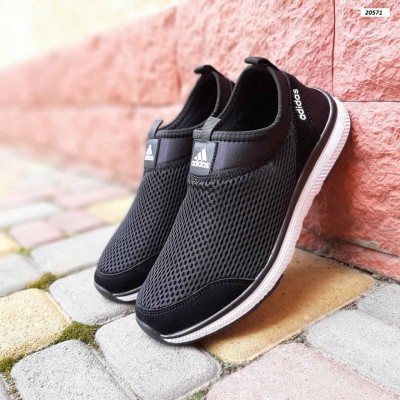Adidas чорні на білій, Розмір 36