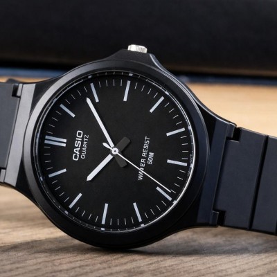 Casio MW-240-1E